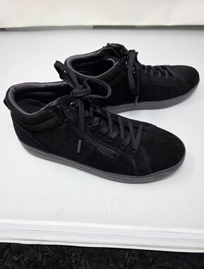 Vionic ROSEMONT 10W Black Suede Mid-Top Sneakers